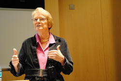 Harvard’s Donahoe Delivers Distinguished Women in Medicine and Science Lecture