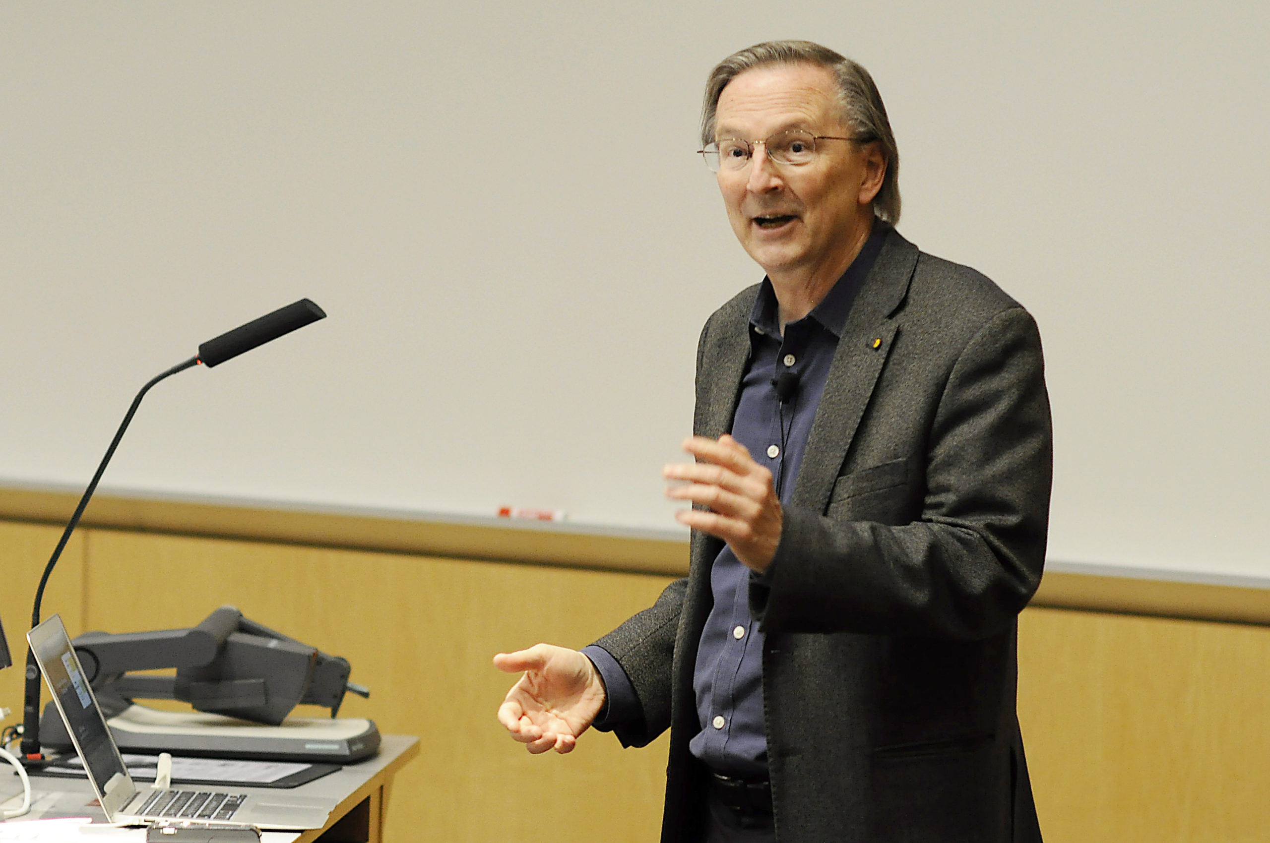 Nobel Laureate Visits Northwestern