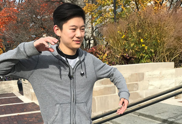 Northwestern Eye: Alex Li busts a move