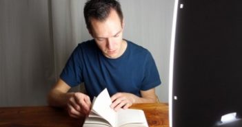 Bright light therapy at midday helped patients with bipolar disorder
