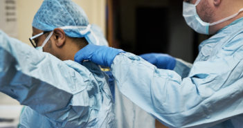 Medical Student Helps Distribute PPE Across Chicago